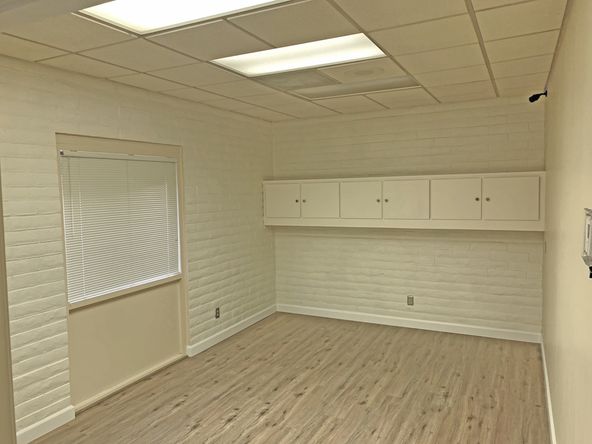 Professional Office Spaces Available in Visalia, CA: 636 W Oak Ave, Visalia, CA 93291